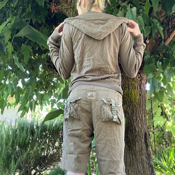 Zip up soft hoodie with cool zipper - Picture 5 of 6